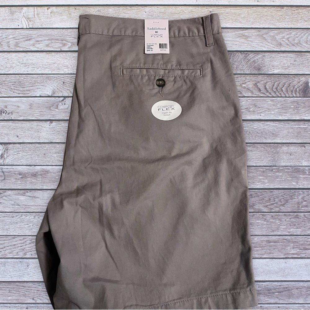 NWT Saddlebred Men's Light Gray Flat Front Shorts 42w x 9in inseam